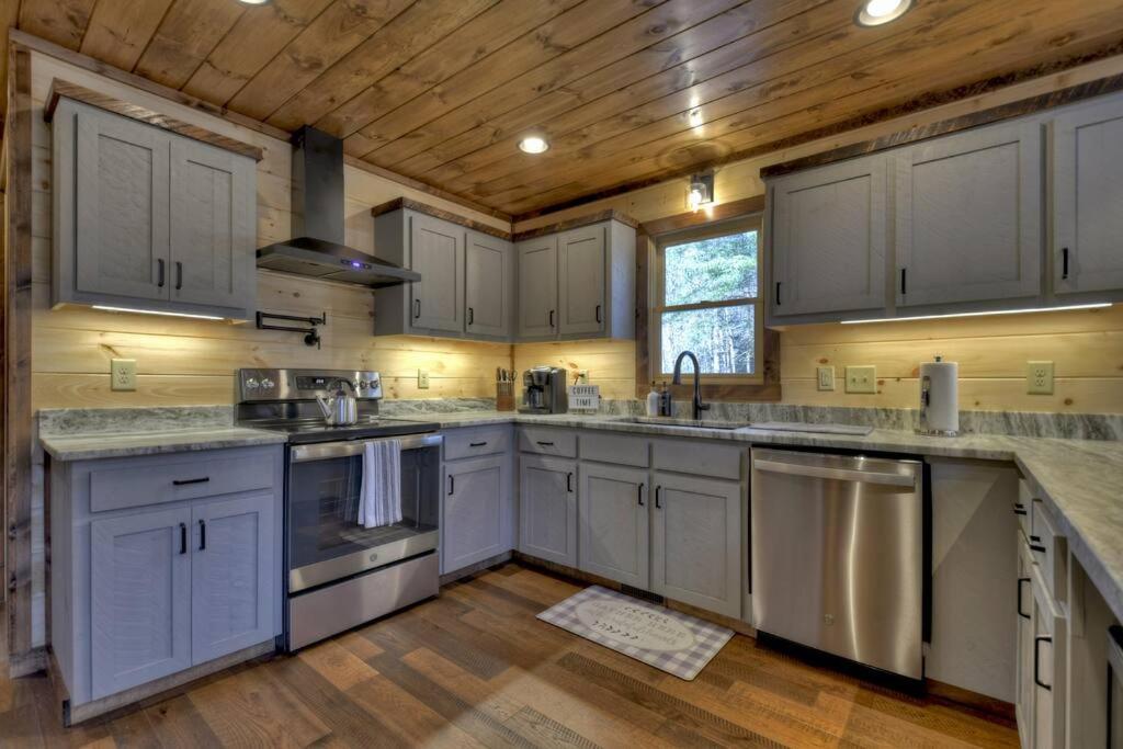 Rosewood Retreat - Hot Tub Fire Pit Pool Table Villa Blue Ridge Exterior photo